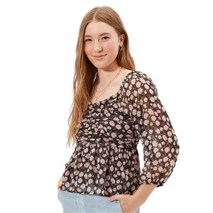 American Eagle floral rose chiffon smocked baby doll blouse with puff sleeve M